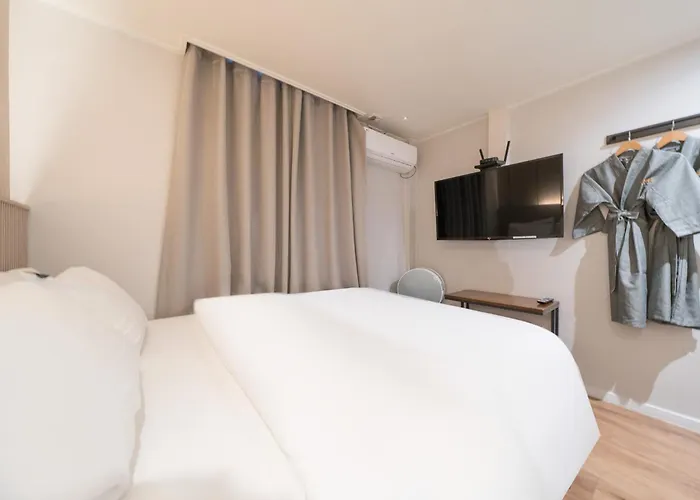 Just Motel 2*